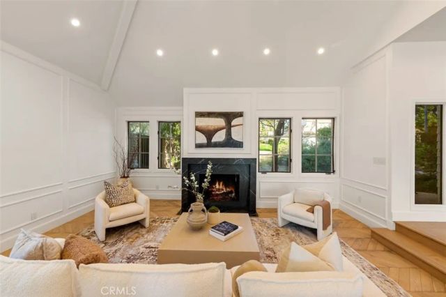 4017 Nogales, Tarzana, CA 91356