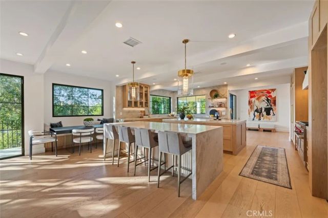 4017 Nogales, Tarzana, CA 91356
