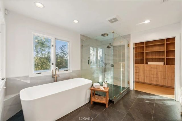 4017 Nogales, Tarzana, CA 91356