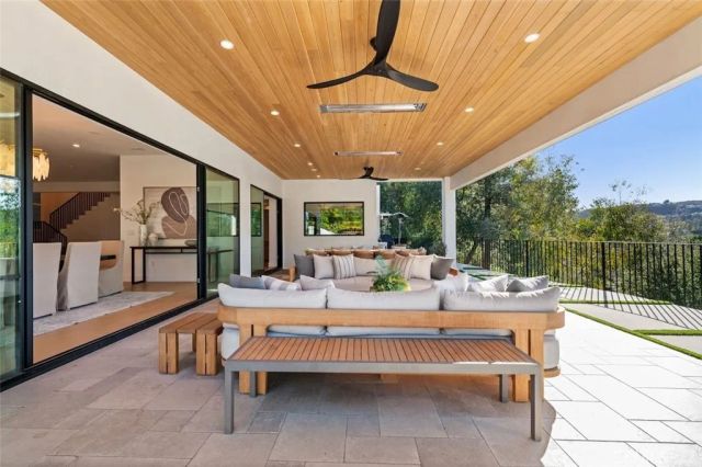4017 Nogales, Tarzana, CA 91356