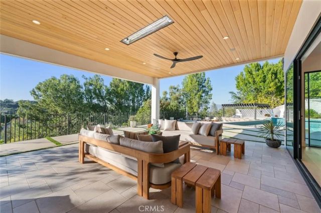 4017 Nogales, Tarzana, CA 91356