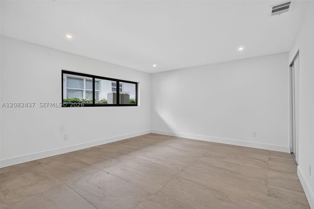 1215 NE 110th St, Miami, FL 33161