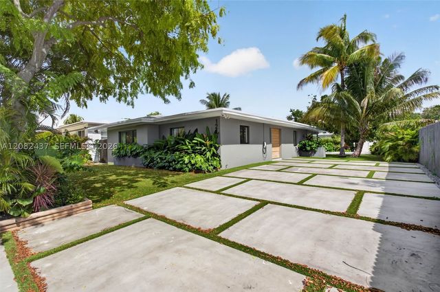 1215 NE 110th St, Miami, FL 33161