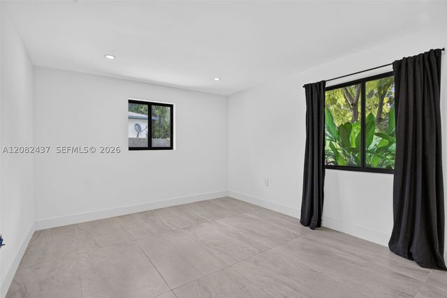 1215 NE 110th St, Miami, FL 33161