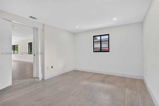 1215 NE 110th St, Miami, FL 33161
