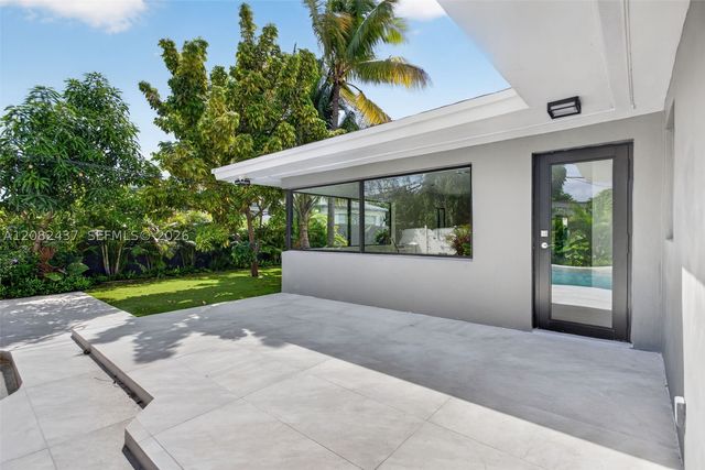 1215 NE 110th St, Miami, FL 33161