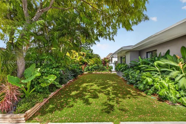 1215 NE 110th St, Miami, FL 33161