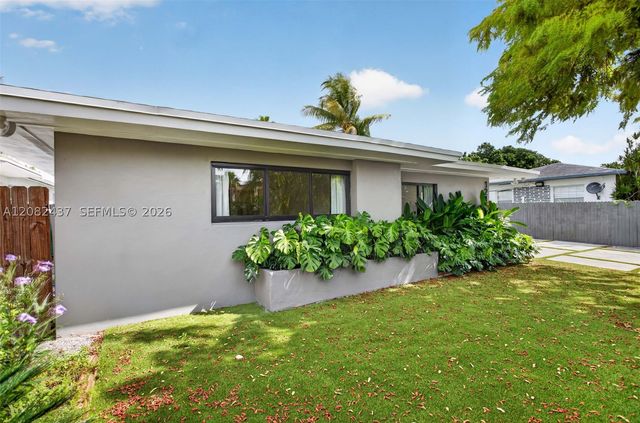 1215 NE 110th St, Miami, FL 33161