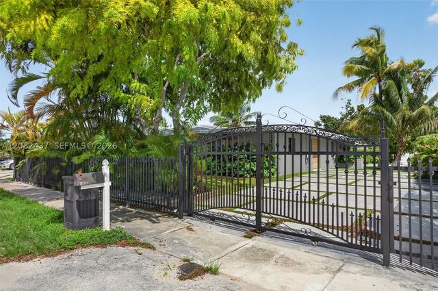 1215 NE 110th St, Miami, FL 33161