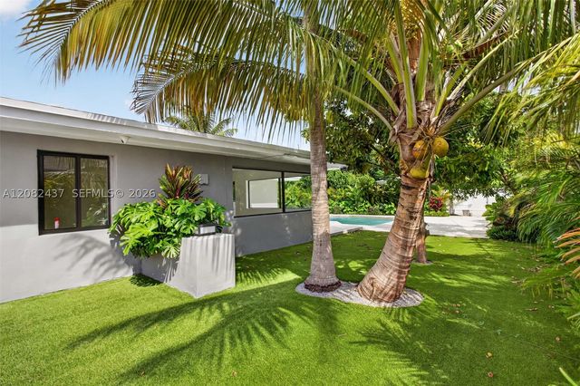 1215 NE 110th St, Miami, FL 33161