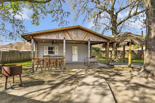 110 John Street, Liberty, TX 77575