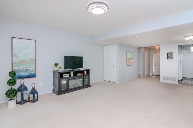 3017 Lakehaven Court, Ann Arbor, MI 48105