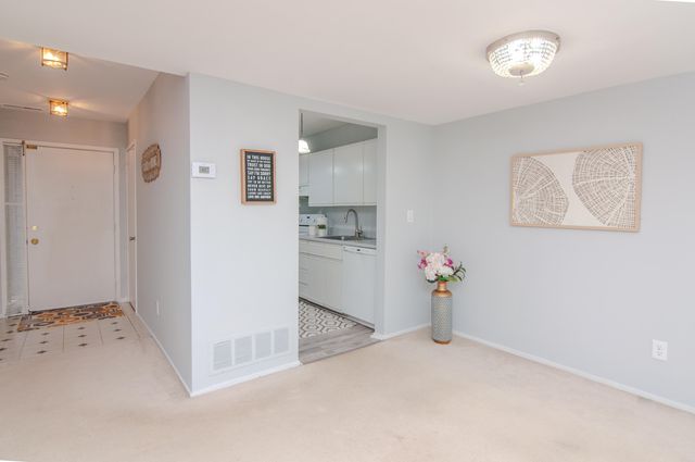 3017 Lakehaven Court, Ann Arbor, MI 48105