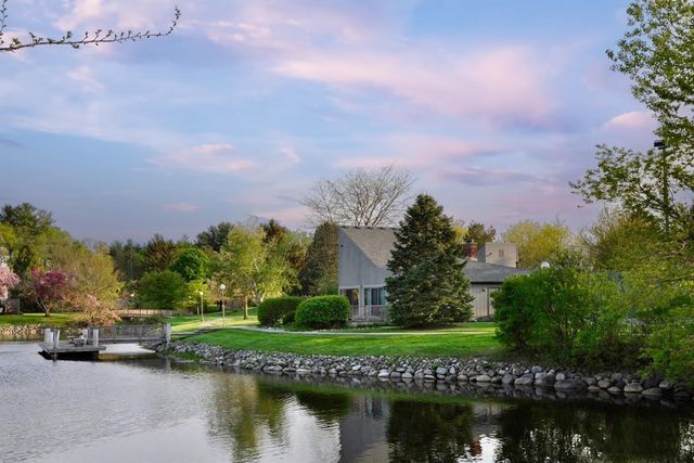 3017 Lakehaven Court, Ann Arbor, MI 48105