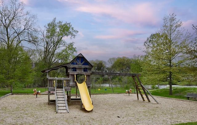 3017 Lakehaven Court, Ann Arbor, MI 48105