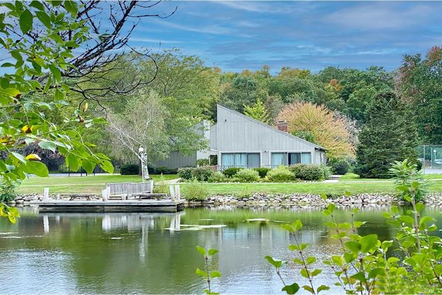3017 Lakehaven Court, Ann Arbor, MI 48105