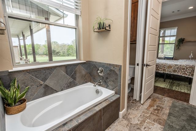 245 Mcdaniel Road, Tioga, TX 76271