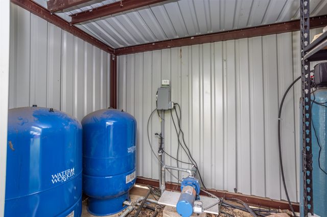 245 Mcdaniel Road, Tioga, TX 76271