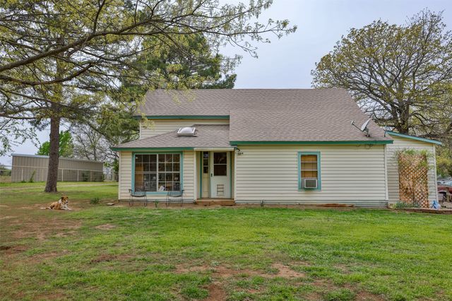 245 Mcdaniel Road, Tioga, TX 76271