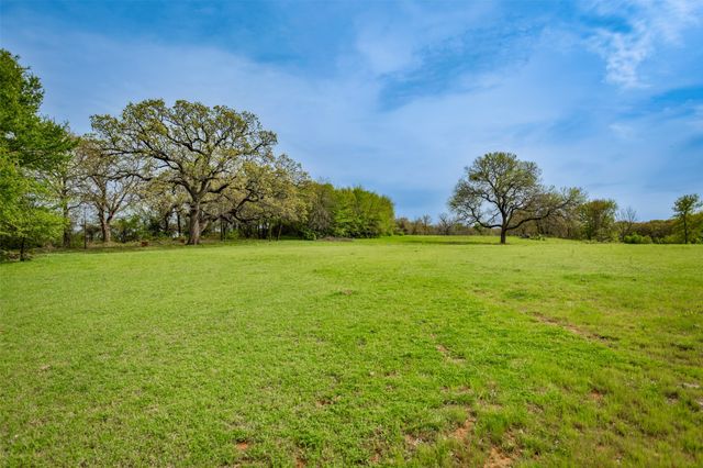245 Mcdaniel Road, Tioga, TX 76271
