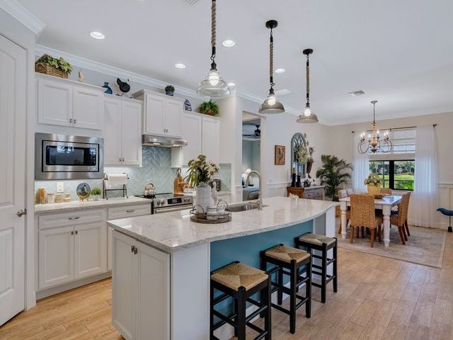 5036 Pendelton Square, Vero Beach, FL 32967