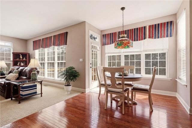 102 Jamestown Oaks Drive, Jamestown, NC 27282