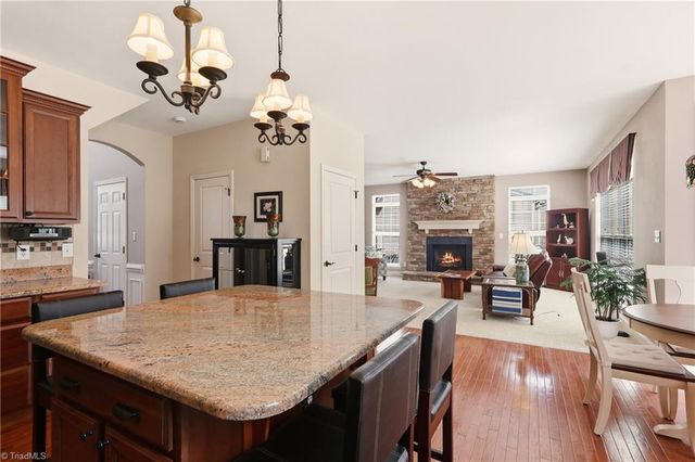 102 Jamestown Oaks Drive, Jamestown, NC 27282