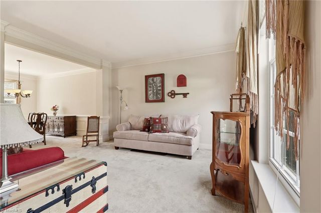 102 Jamestown Oaks Drive, Jamestown, NC 27282