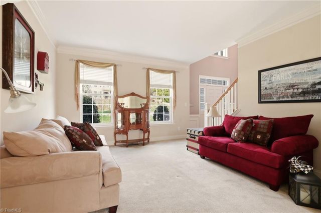 102 Jamestown Oaks Drive, Jamestown, NC 27282