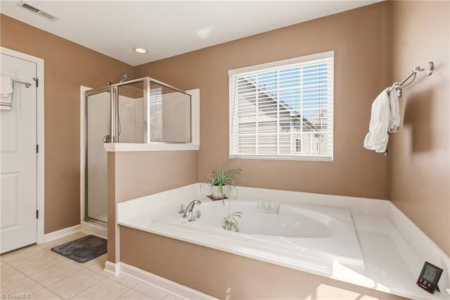 102 Jamestown Oaks Drive, Jamestown, NC 27282