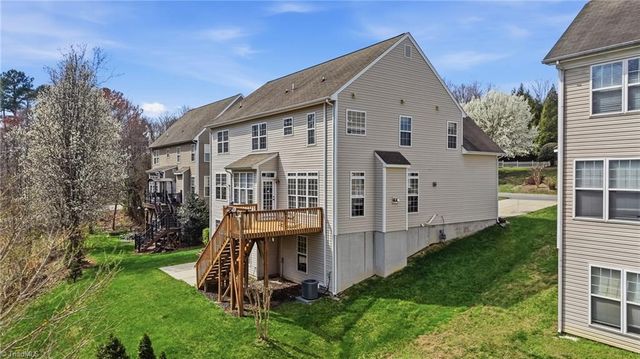 102 Jamestown Oaks Drive, Jamestown, NC 27282