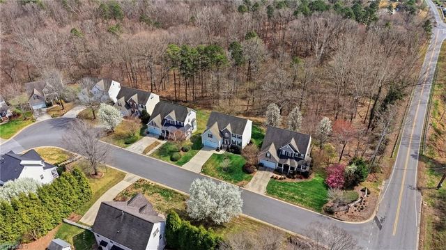 102 Jamestown Oaks Drive, Jamestown, NC 27282