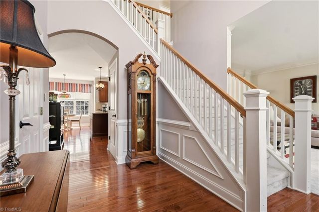 102 Jamestown Oaks Drive, Jamestown, NC 27282