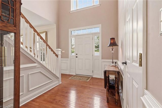 102 Jamestown Oaks Drive, Jamestown, NC 27282