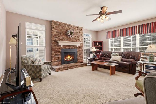 102 Jamestown Oaks Drive, Jamestown, NC 27282