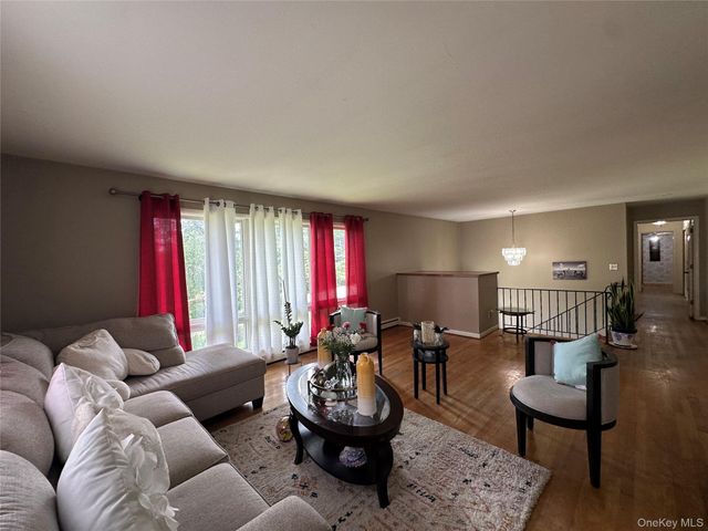 45 Clover Hill Drive, Poughkeepsie, NY 12603