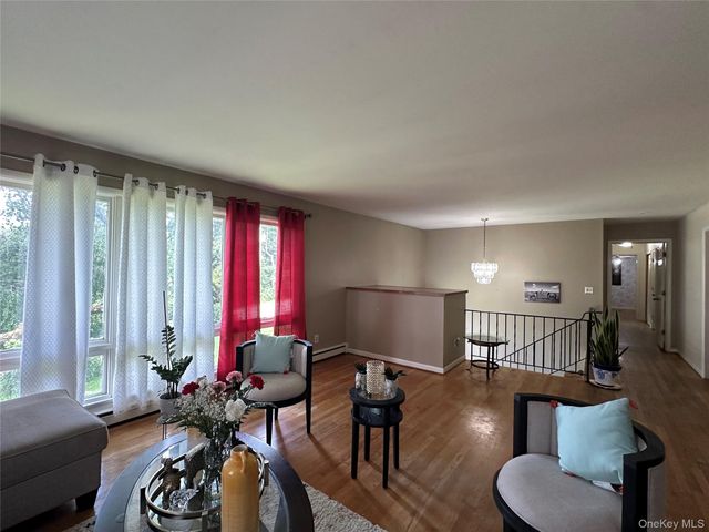 45 Clover Hill Drive, Poughkeepsie, NY 12603
