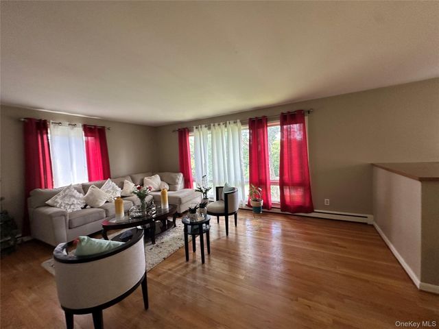45 Clover Hill Drive, Poughkeepsie, NY 12603