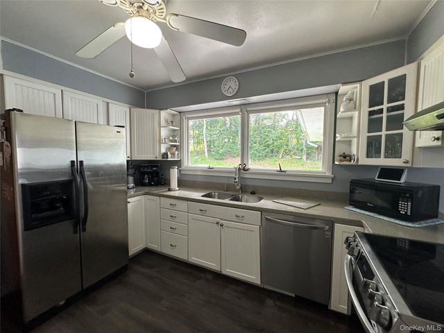 45 Clover Hill Drive, Poughkeepsie, NY 12603