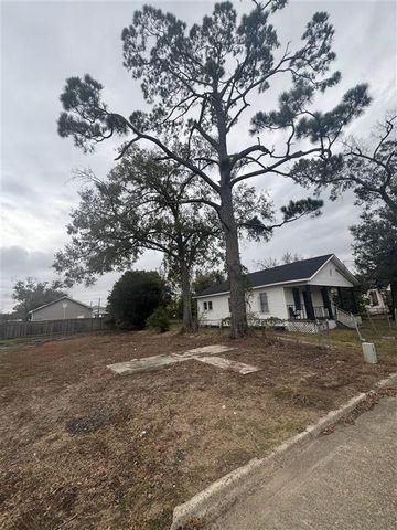 412 V E Washington Avenue, Lake Charles, LA 70601