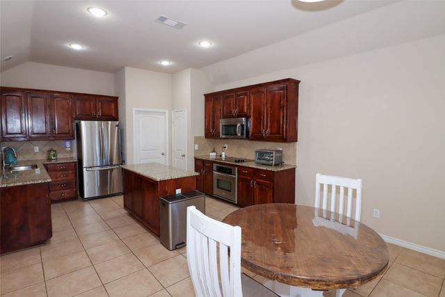 754 Peach Lane, Burleson, TX 76028
