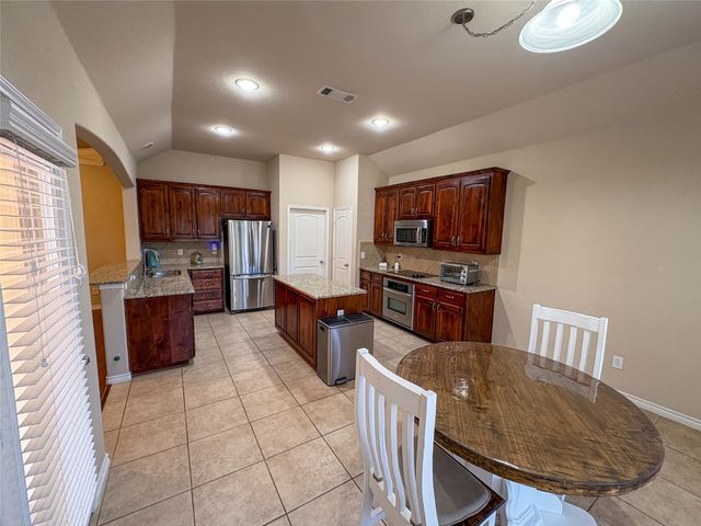 754 Peach Lane, Burleson, TX 76028
