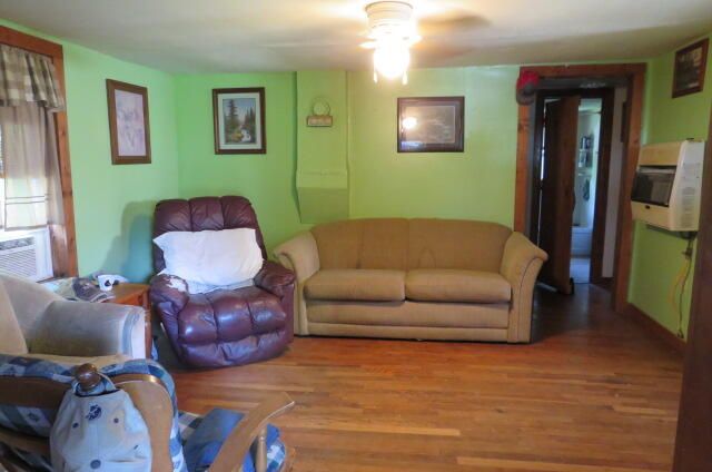 231 E Marshfield Street, Hartville, MO 65667