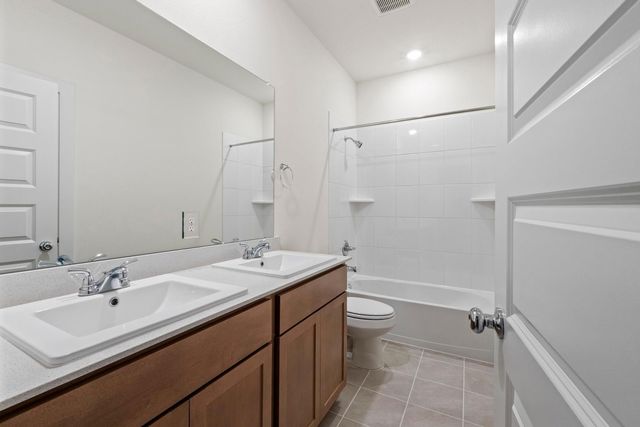 1000 Universal DR, Hutto, TX 78634