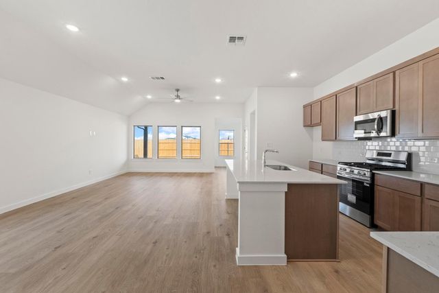 1000 Universal DR, Hutto, TX 78634