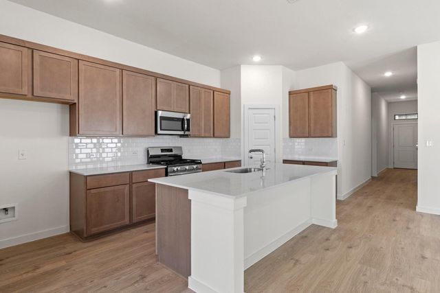 1000 Universal DR, Hutto, TX 78634