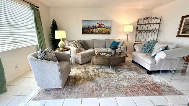 3030 Farnham O, Deerfield Beach, FL 33442