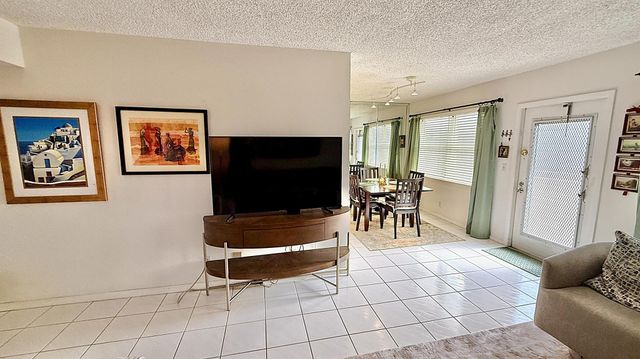 3030 Farnham O, Deerfield Beach, FL 33442