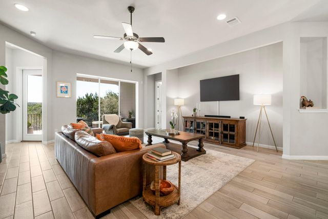 546 Hazy Hills LOOP, Dripping Springs, TX 78620