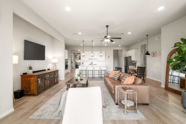 546 Hazy Hills LOOP, Dripping Springs, TX 78620